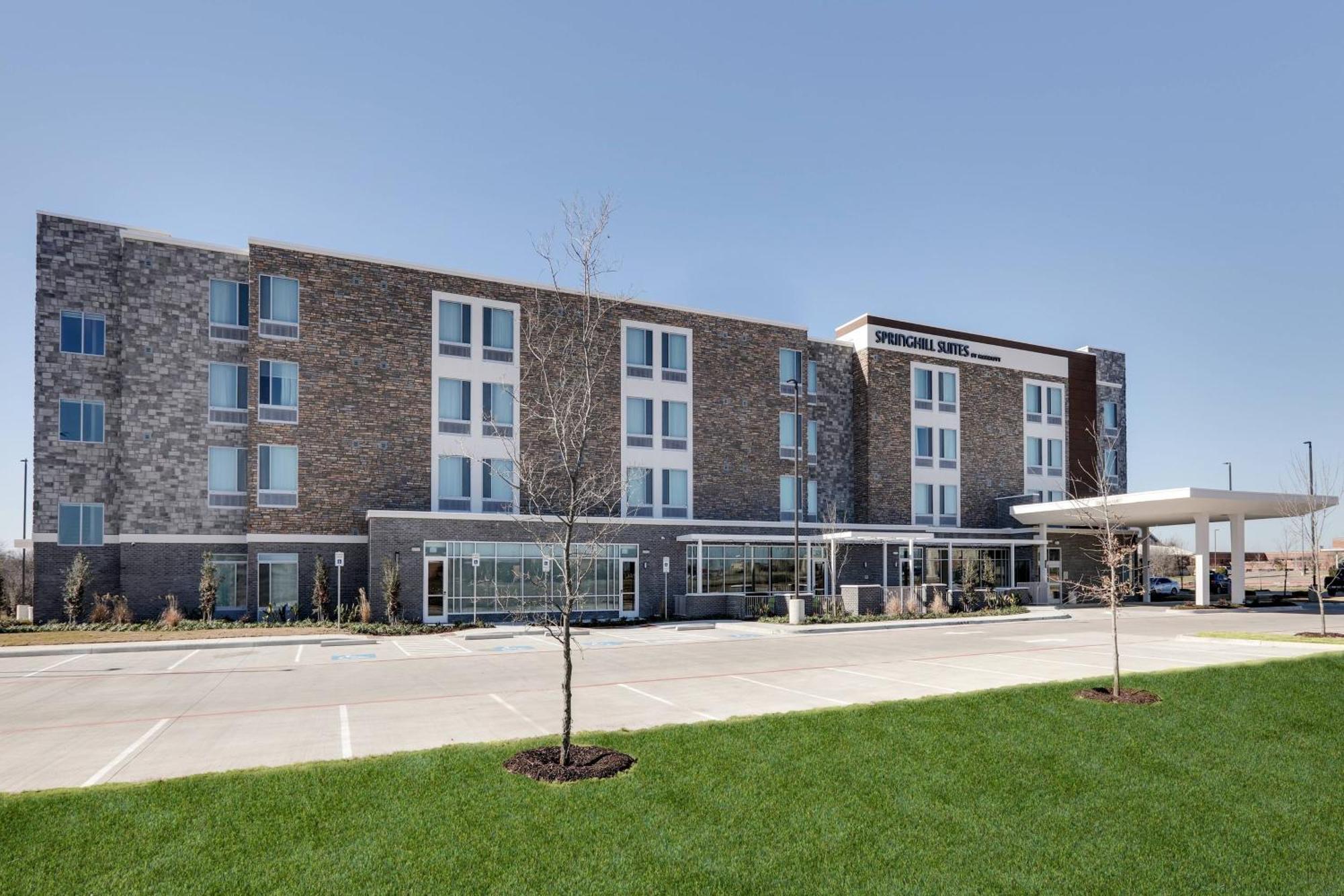 Springhill Suites By Marriott Dallas Mansfield Bagian luar foto